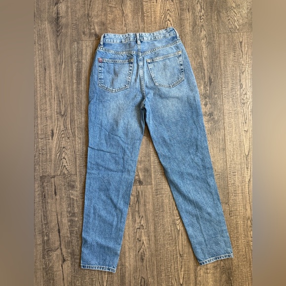 Urban Outfitters BDG Mom High Rise Jeans - Picture 4 of 4
